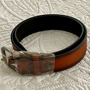 Brand New Paul & Taylor 100% pure leather Brown Belt silver buckle 
Size34 India